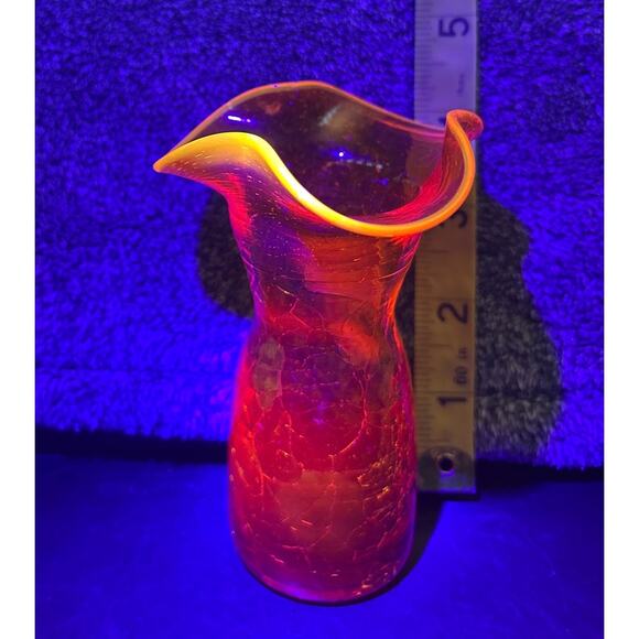 UV Reactive 1950s Small Vase Art Glass Amber Orange MCM Hand Blown - Picture 4 of 8
